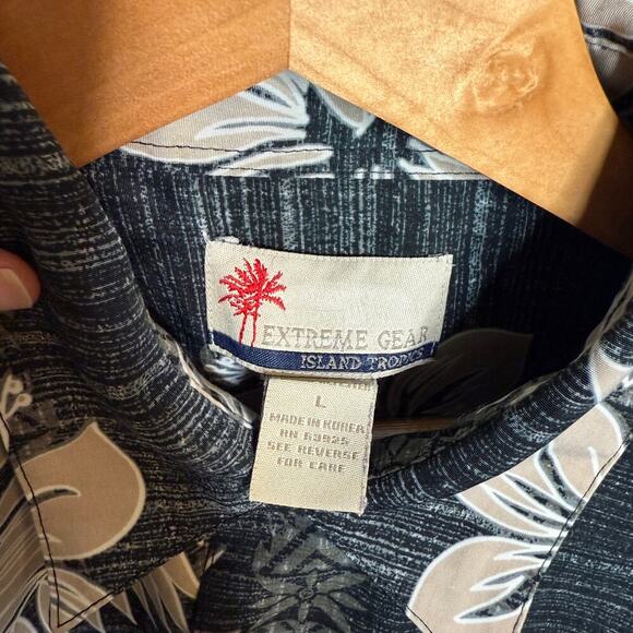 Extreme Gear Mens L Hawaiian Shirt Gray Tan Floral 100% Poly Made in Korea - Picture 7 of 14